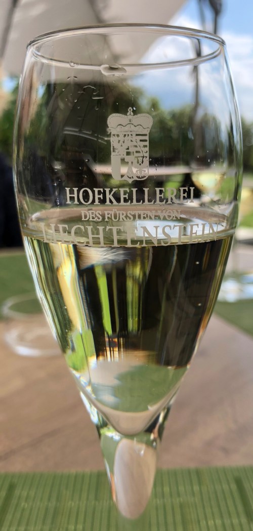 20180914_124943767_iOS